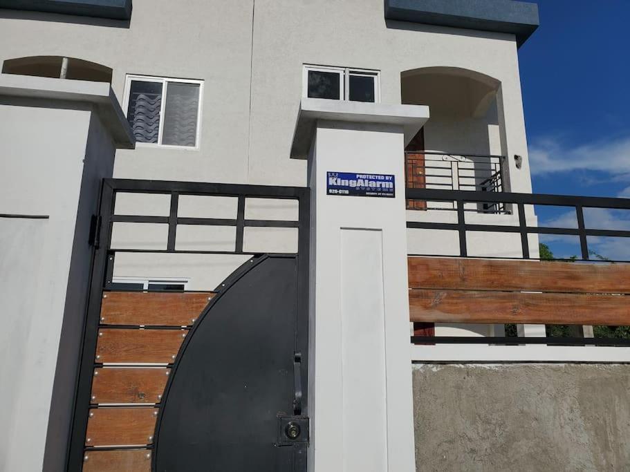 'The Solace' New Luxury Modern 1Bed 1Bath Apt. Portmore Exterior foto